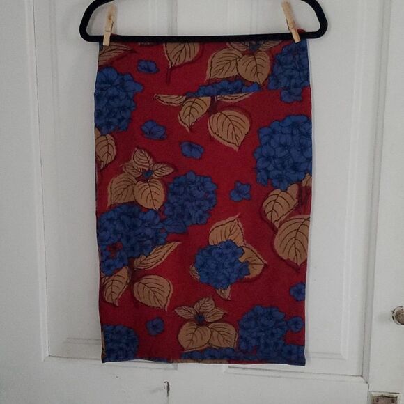 LulaRoe Hydrangea Skirt  - Picture 4 of 5